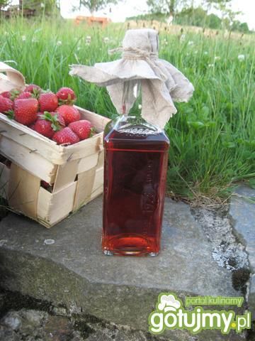 Domowa nalewka z truskawek