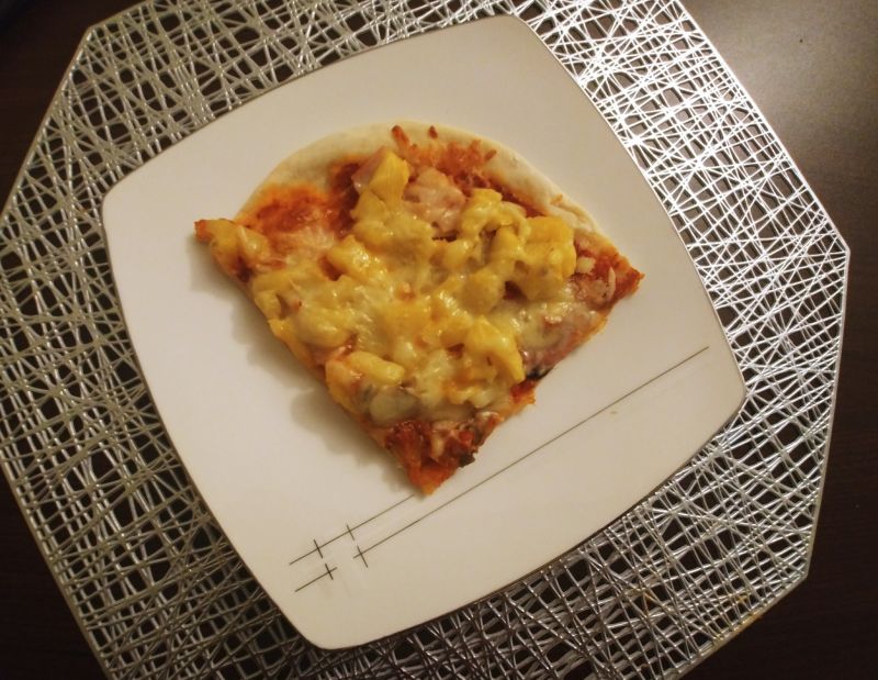 Domowa pizza hawajska Domowa pizza hawajska