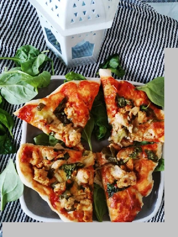 Domowa pizza na domowym sosie Domowa pizza na domowym sosie
