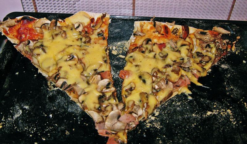 Domowa pizza- prosta i pyszna Domowa pizza- prosta i pyszna