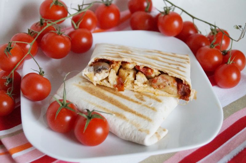 Domowa tortilla z kurczakiem