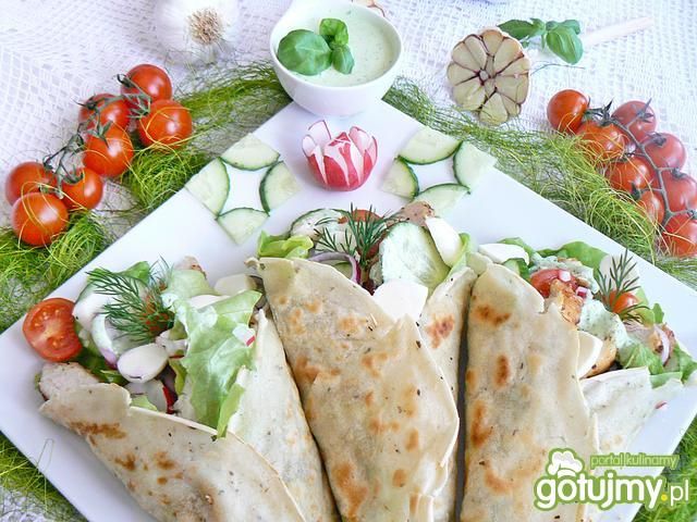 Domowa tortilla z zielonym sosem Domowa tortilla z zielonym sosem