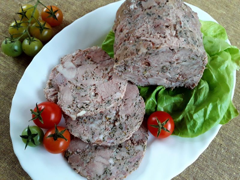 Domowa wędlina z czosnkiem niedźwiedzim  Domowa wędlina z czosnkiem niedźwiedzim