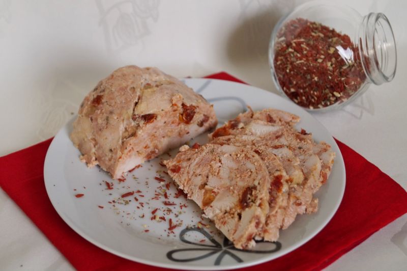 Domowa wędlina z suszonymi pomidorami