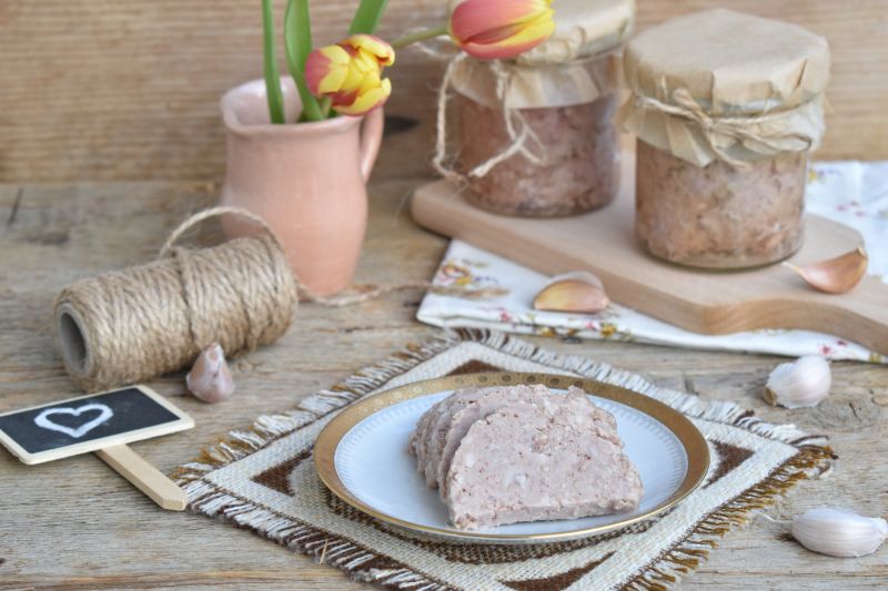 Domowa wędlina ze słoika ,,słoikówka''