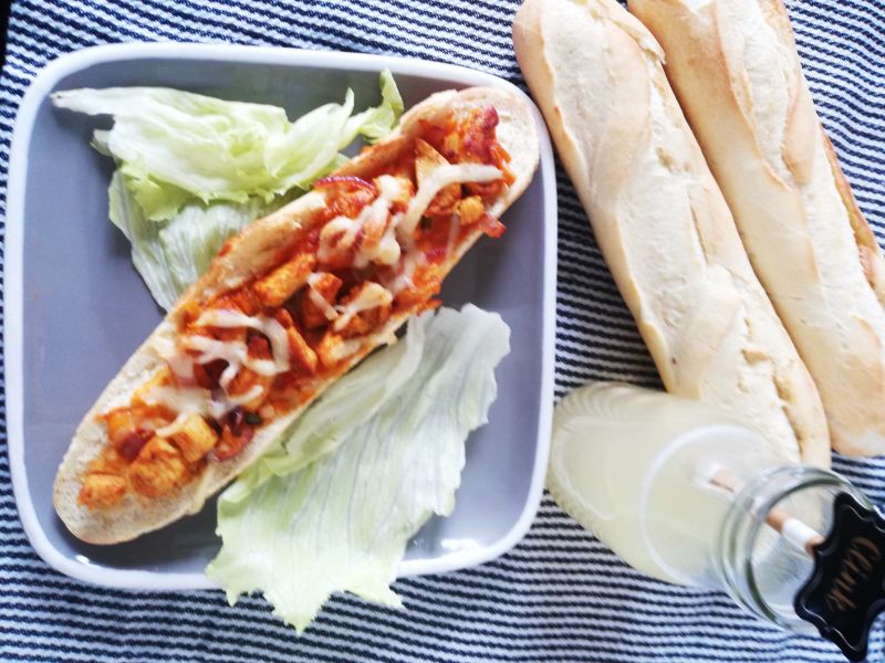 Domowa zapiekanka z kurczakiem i warzywami