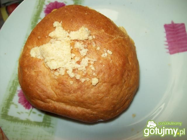 Domowe bułeczki drożdżowe.