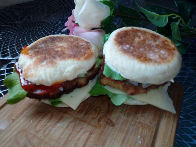 Domowe burgery z kurczakiem