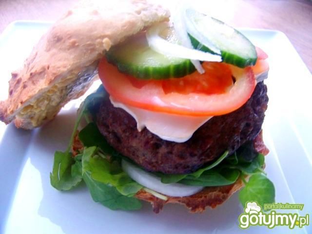 Domowe burgery z serem kozim Domowe burgery z serem kozim