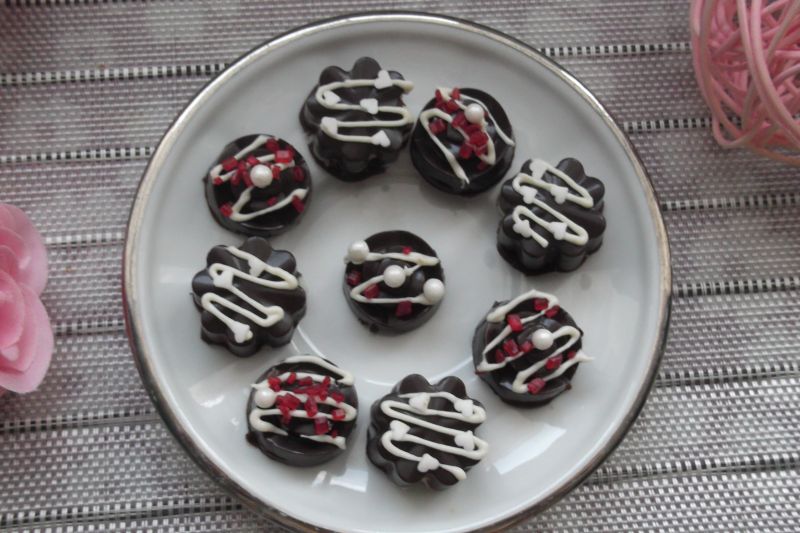 Domowe czekoladki z dżemem