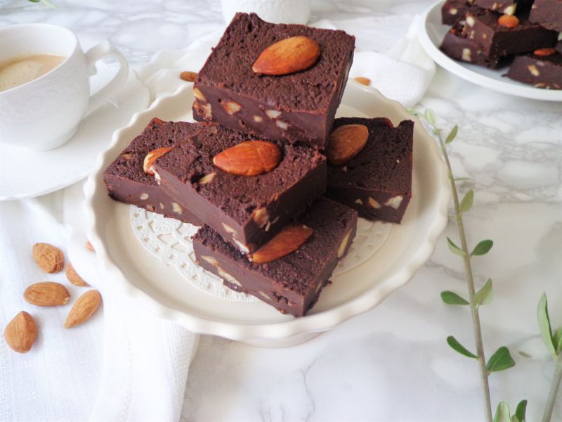 Domowe czekoladki z migdałami