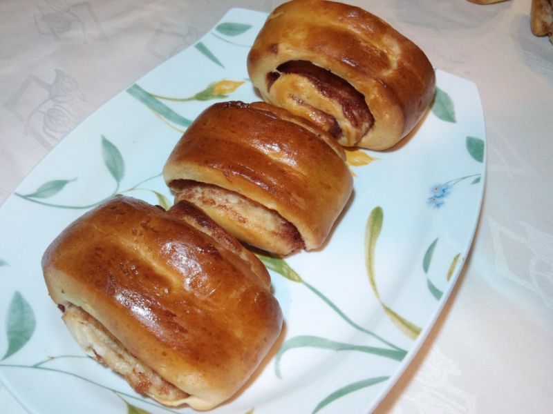 Domowe drożdżówki z marmoladą