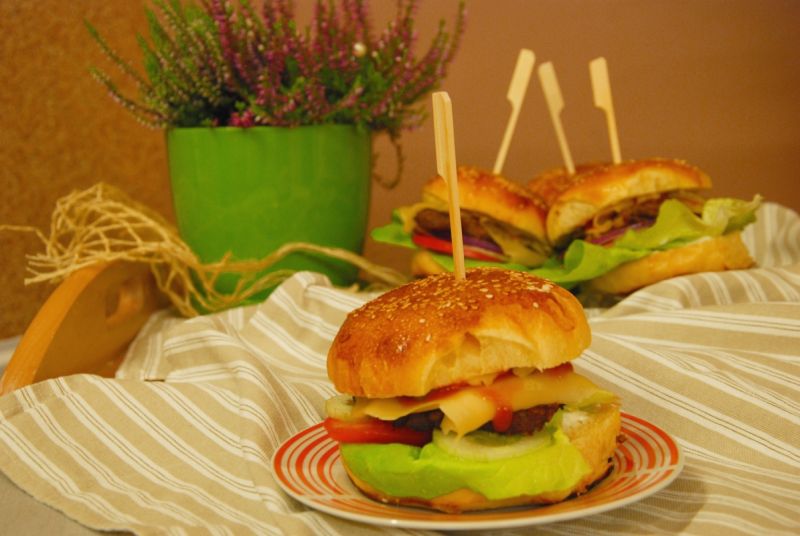 Domowe hamburgery