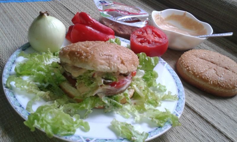 Domowe hamburgery z grilla Domowe hamburgery z grilla
