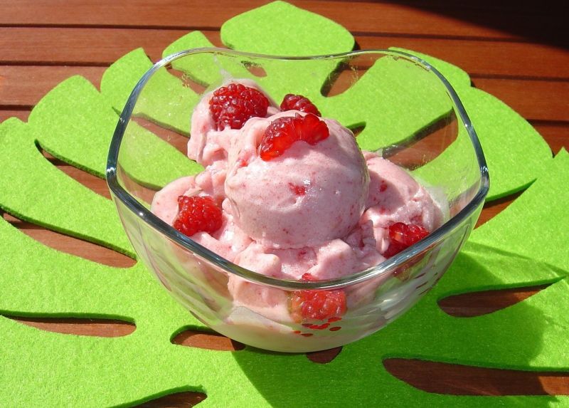 Domowe, kolorowe lody Bananowo - truskawkowe