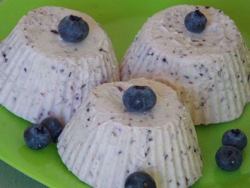 Domowe lody jagodowe