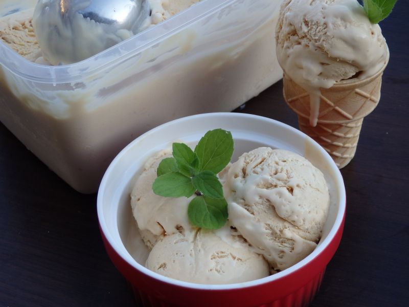 Domowe lody kajmakowe