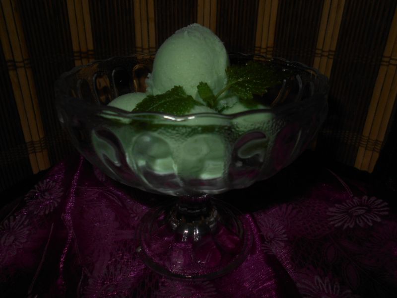 Domowe lody miętowe