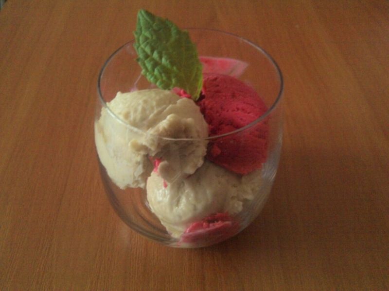 Domowe lody śmietankowo -  bananowe  Domowe lody śmietankowo -  bananowe