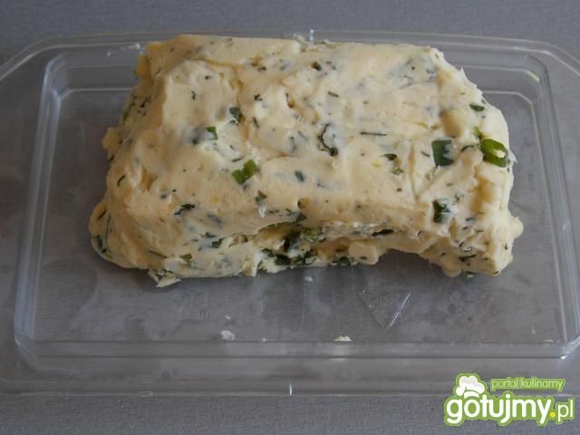 Domowe masełko ze szczypiorkiem