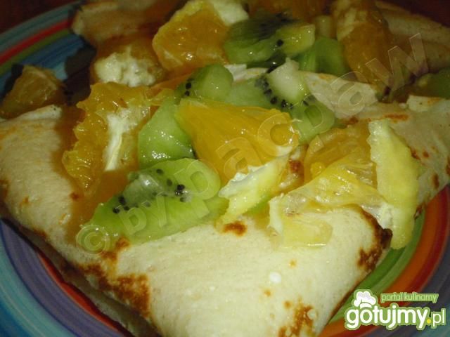 Domowe naleśniki z owocami Domowe naleśniki z owocami