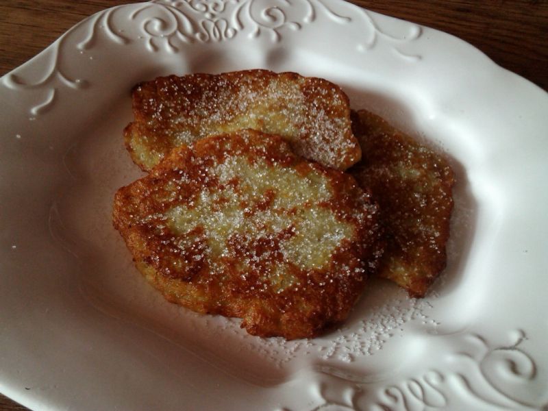 Domowe placki ziemniaczane z cukrem  