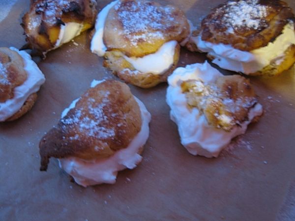 Domowe ptysie z bitą śmietaną 