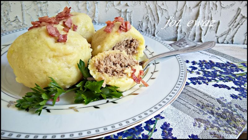 Domowe pyzy z mięsem