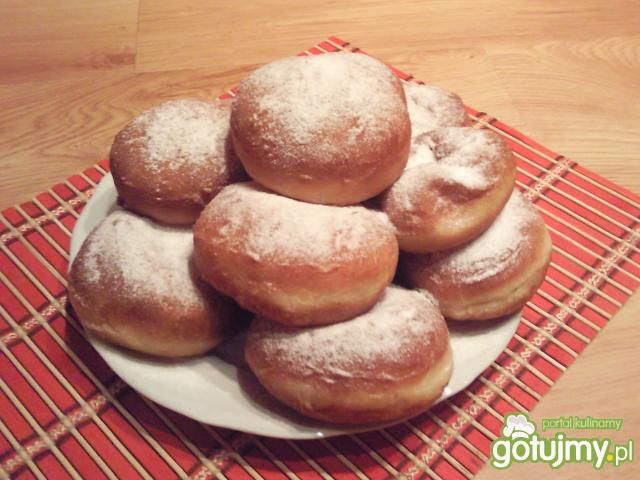 Domowe tradycyjne pączki Domowe tradycyjne pączki