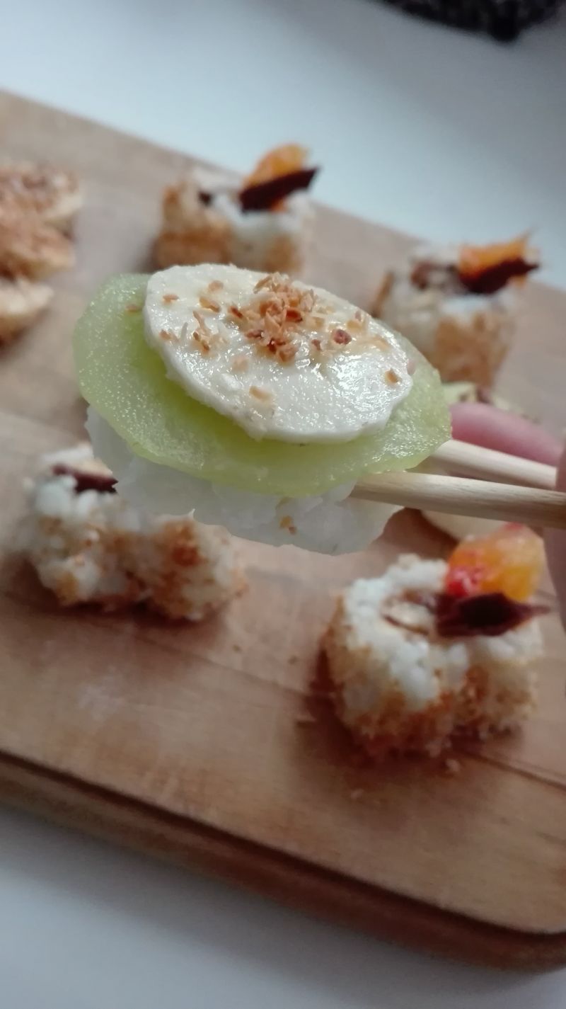 Domowe tropiki, czyli słodkie sushi (nigiri, maki)