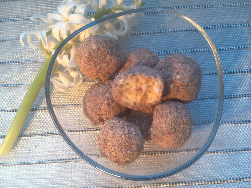 Domowe trufle z wafelkową otoczką Domowe trufle z wafelkową otoczką