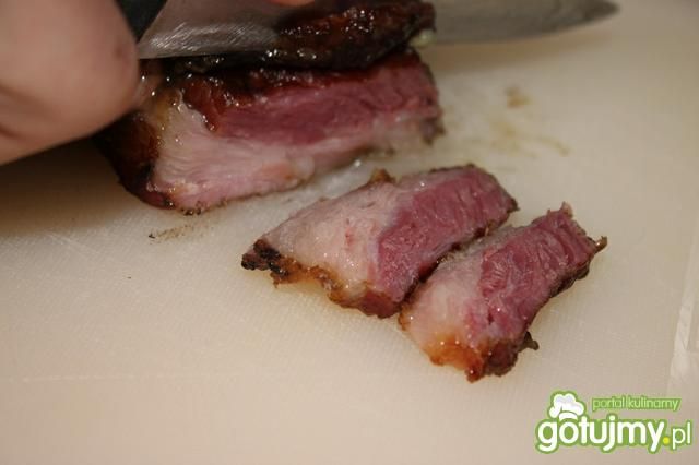 Domowy boczek z wędzarnika 