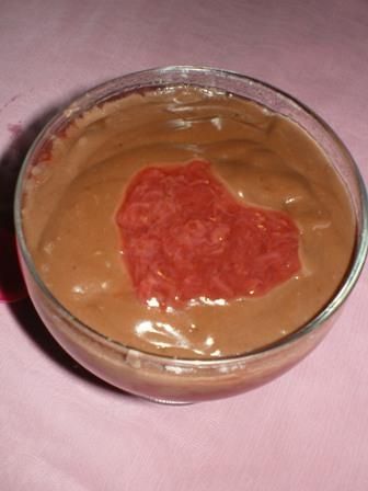 Domowy budyń czekoladowy z dżemem