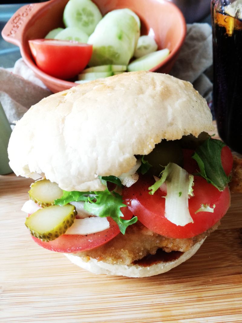 Domowy burger ze schabowym