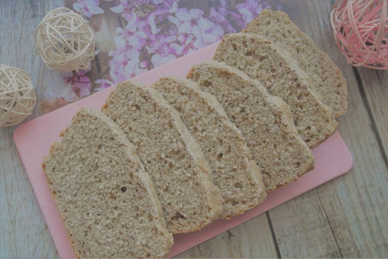 Domowy chleb z dodatkiem otrąb