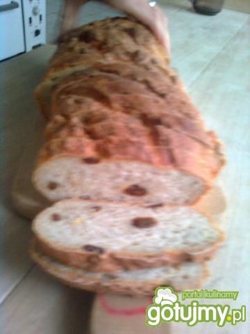 Domowy chleb z rodzynkami i dynią Domowy chleb z rodzynkami i dynią