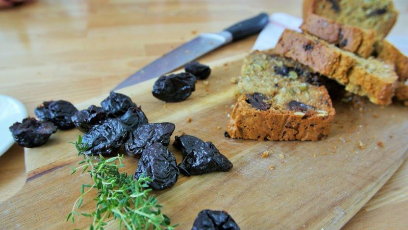 Błyskawiczny chleb ze śliwką kalifornijską