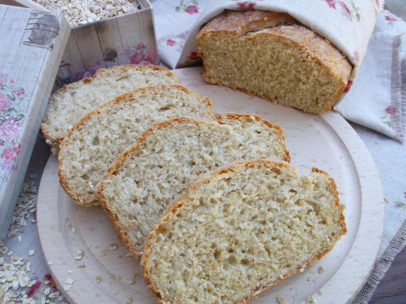 Domowy chlebek z płatkami owsianymi
