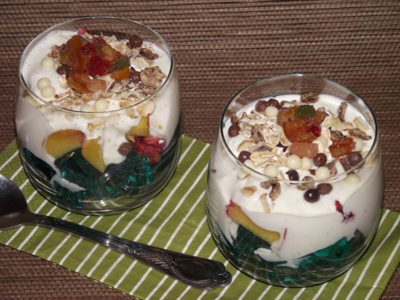 Domowy deserek z dodatkiem owoców  Domowy deserek z dodatkiem owoców