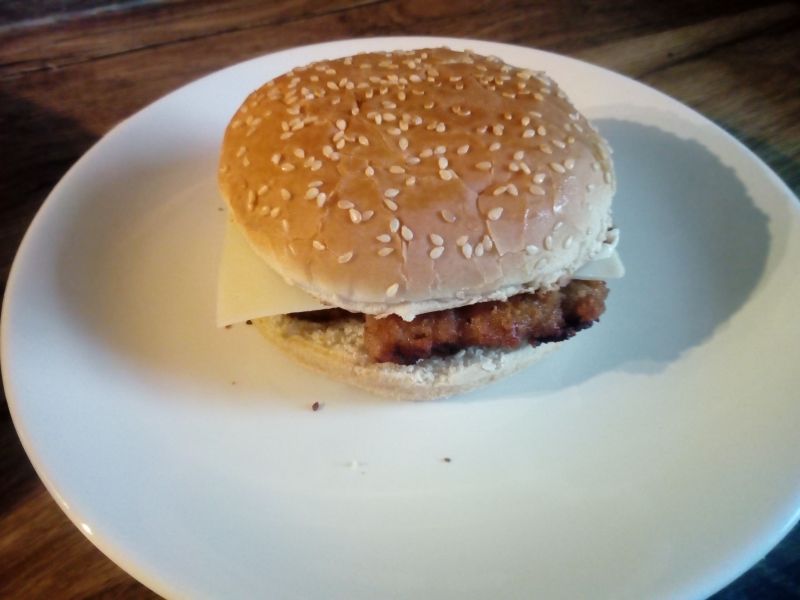 Domowy hamburger ze schabowym