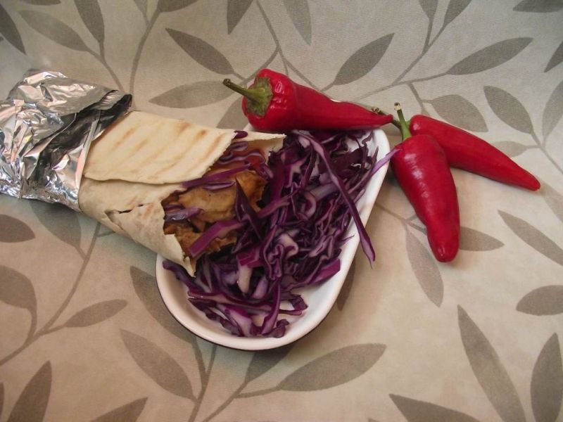 Domowy kebab z kurczaka w tortilli  Domowy kebab z kurczaka w tortilli