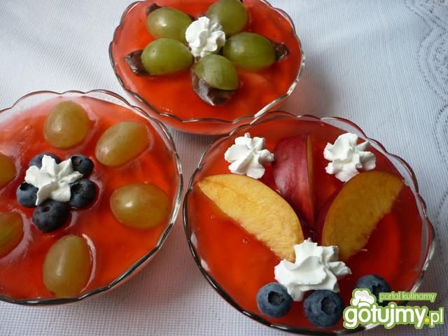 Domowy kisiel i budyń z owocami