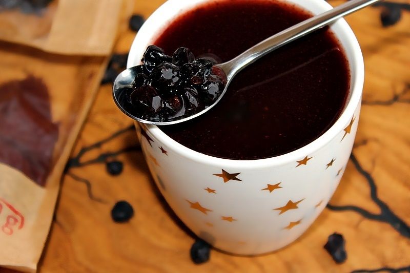 Domowy kisiel z suszonej czarnej porzeczki
