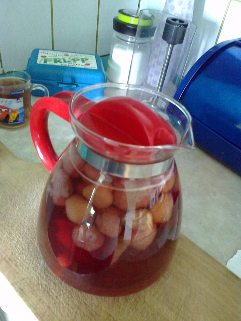 Domowy kompot truskawkowy Domowy kompot truskawkowy
