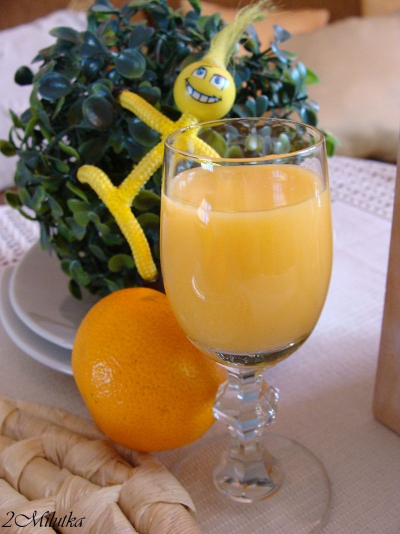 Domowy likier jajeczny