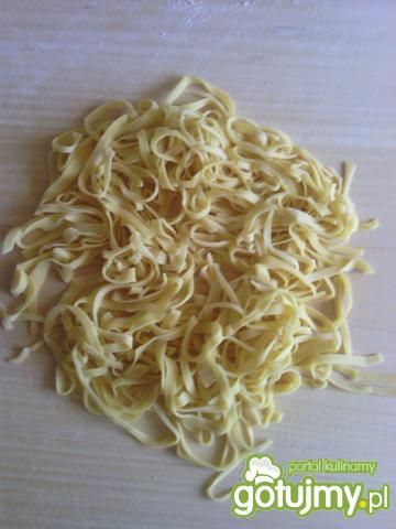 Domowy makaron tagliatelle Domowy makaron tagliatelle