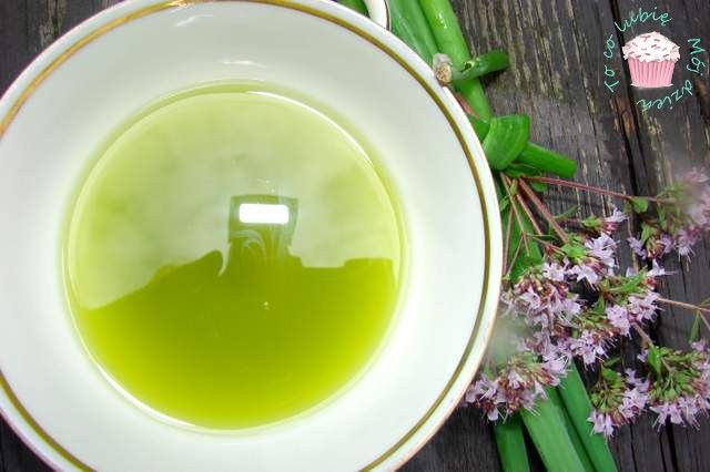 Domowy olej o smaku cebulki Domowy olej o smaku cebulki