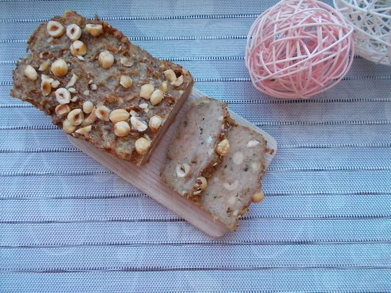 Domowy pasztet z orzechami