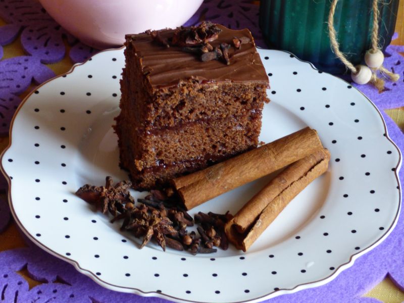 Domowy piernik przekładany powidłami Domowy piernik przekładany powidłami