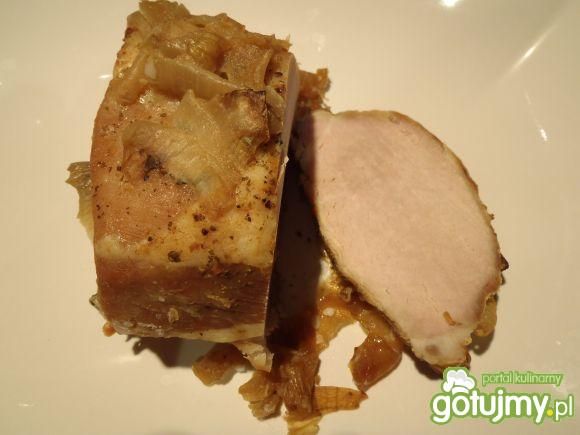 Domowy schab pieczony z cebula